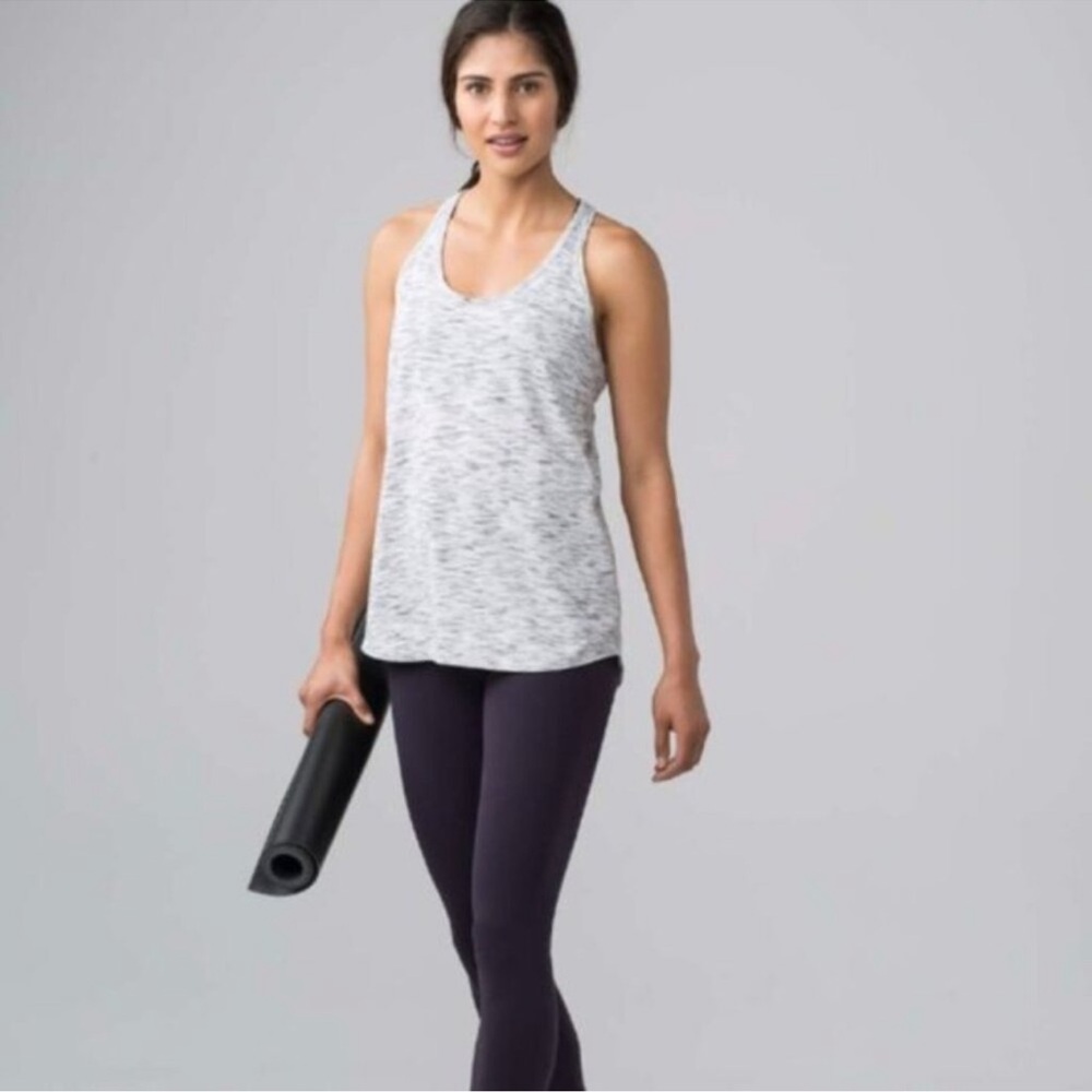 Lululemon Essential Tank 🩶 - Picture 5 of 10